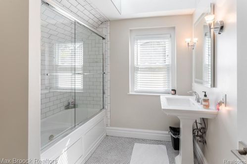 428 Lincoln St, Bham MI  48009-1962 exterior