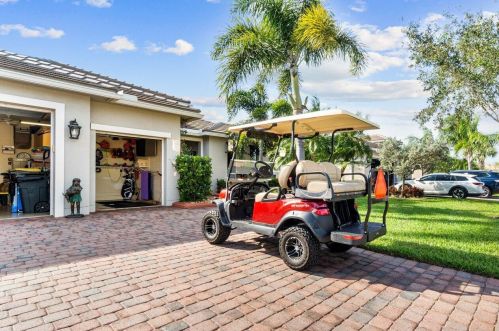 9859 Carrotwood Cir, Fort Pierce FL  34987-2478 exterior