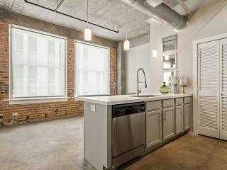 1500 Jackson St, Dallas TX  75201-4923 exterior