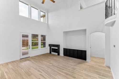 1664 Sagebrush Dr, Frisco TX 75033-7649 exterior