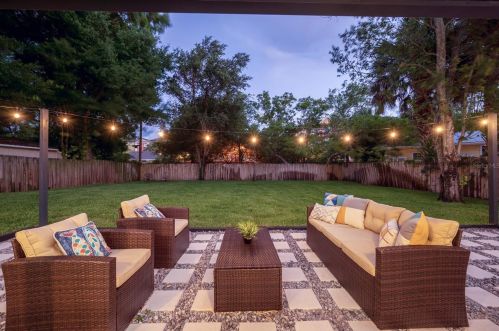 3912 Bay View Ave, Tampa FL  33611-1234 exterior