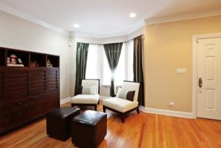 3810 Paulina St, Chicago, IL 60609-2057