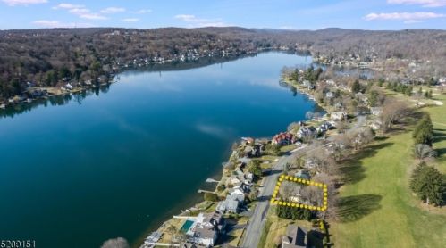 501 Shore Trl, Sparta NJ  07871-1247 exterior