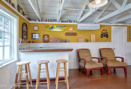 36 Little Silver Pt Rd, Little Silver NJ 07739-1732 exterior