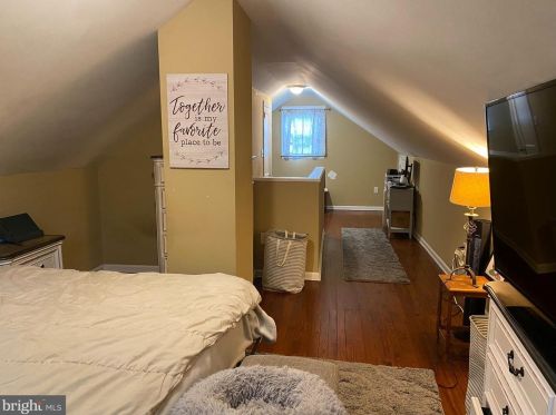 317 Oakland Ave, Camden NJ 08107-1211 exterior