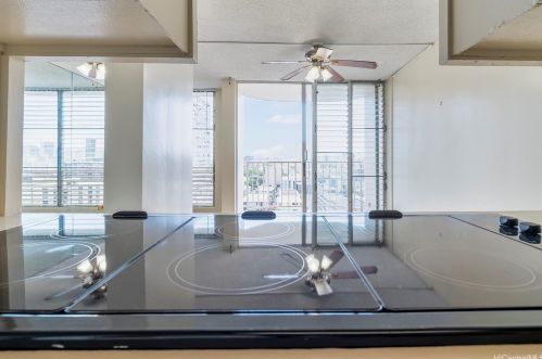 1535 Pensacola St, Honolulu HI  96822-3835 exterior