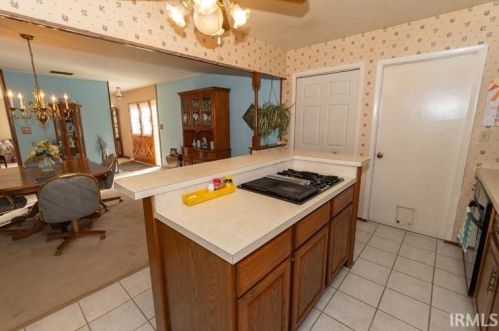 140 Manchester Dr, Mishawaka IN 46544-3526 exterior