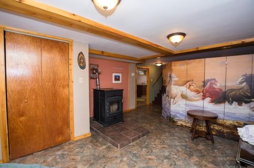 388 Elm St, Wallingford CT 06492-3231 exterior