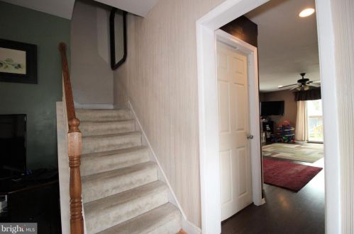 29 Roland Rd, Chester PA 19015-3051 exterior