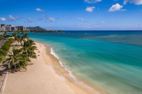 1388 Ala Moana Blvd, Honolulu HI  96814 exterior