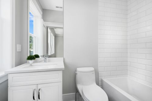 3642 Artesian Ave, Chicago IL  60618-4708 exterior