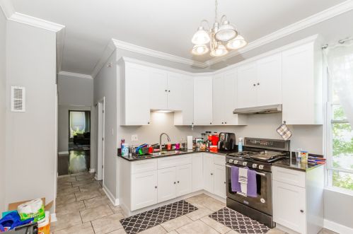 1450 Avers Ave, Chicago IL 60651-2136 exterior