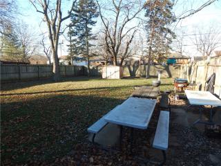 1612 Elmhurst Dr, Indianapolis IN  46219-2709 exterior