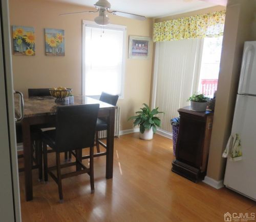 367 Eagle Ave, Perth Amboy NJ 08861-2745 exterior