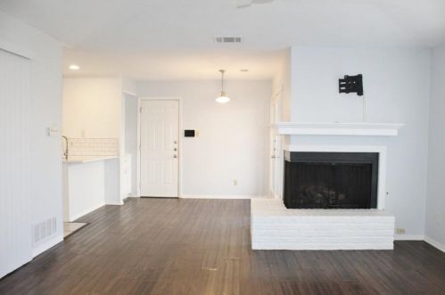 3037 Airhaven St, Dallas TX  75229-2450 exterior