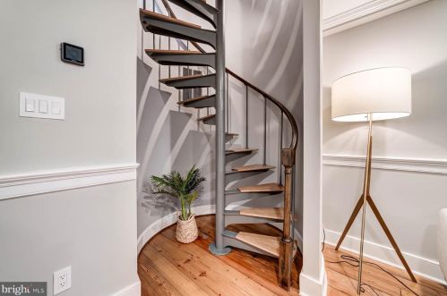 527 Wilkes St, Alexandria VA  22314-3723 exterior