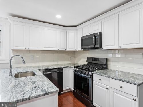 6634 Guyer Ave, Philadelphia PA  19142-2603 exterior