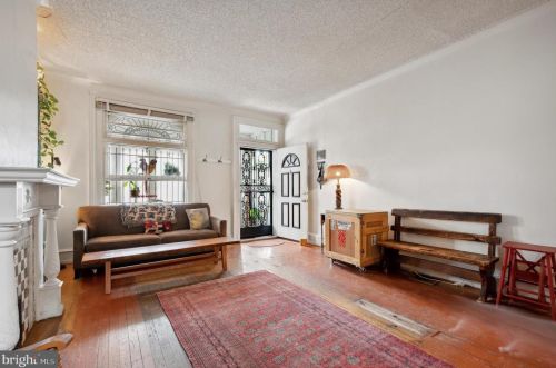 4817 Fairmount Ave, Philadelphia PA 19123-1901 exterior