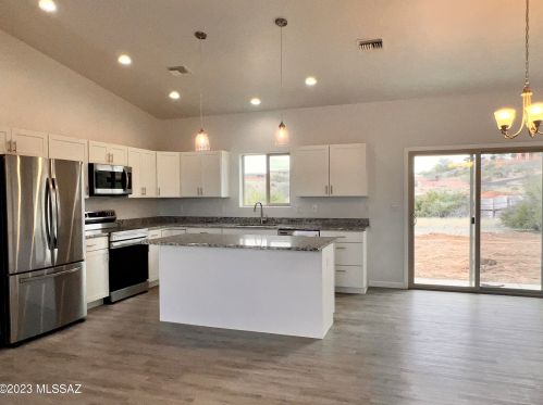 36696 Calle Diamante, Tucson AZ  85739-1323 exterior