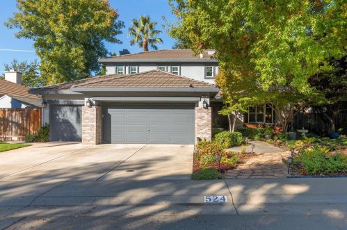 524 Hall St, Folsom, CA 95630-9544