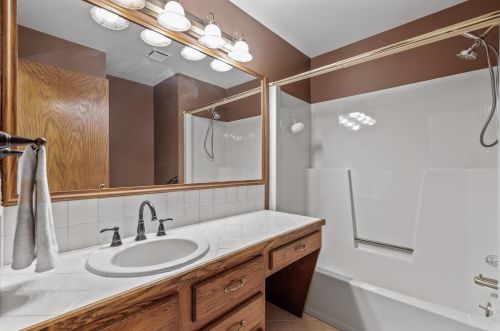 415 Brk Ave, Saint Paul MN 55109-2014 exterior