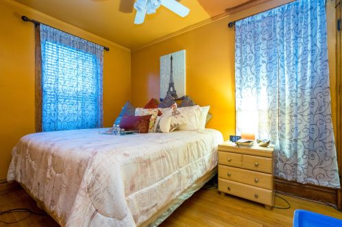 7625 Perry Ave, Chicago IL 60628-7320 exterior