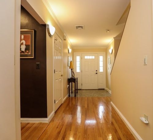 8 Alcott Way, North Andover, MA 01845-5817