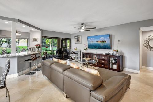 2401 Aspen Way, Boynton Beach, FL 33436-6612