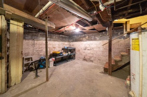 743 Bates St, Grand Rapids MI 49506-2615 exterior