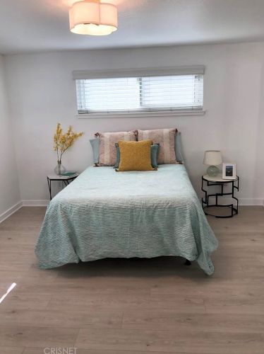 320 Rossmore Dr, Oxnard CA  93035-4465 exterior