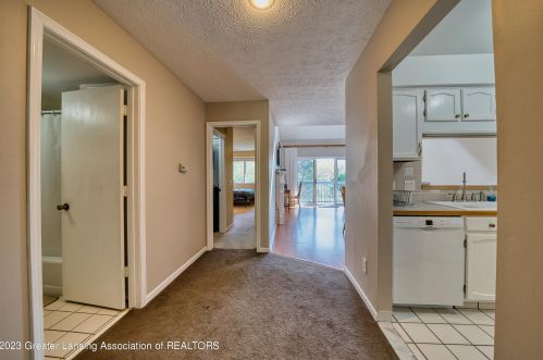 2444 Burcham Dr, East Lansing MI 48823-7246 exterior