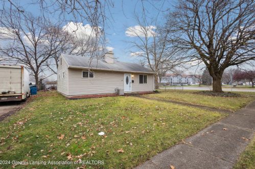 3123 Nellbert St, Kalamazoo, MI 49001-4581