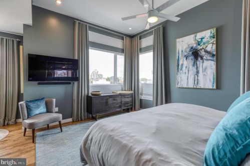 1112 17 St, Philadelphia PA 19146-4717 exterior