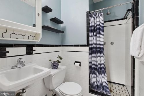 33 Hamilton St, Washington DC 20011-6360 exterior