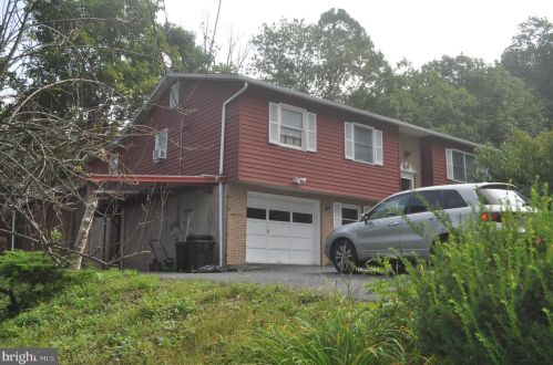 126 21st St, Primrose, PA 17901-3136