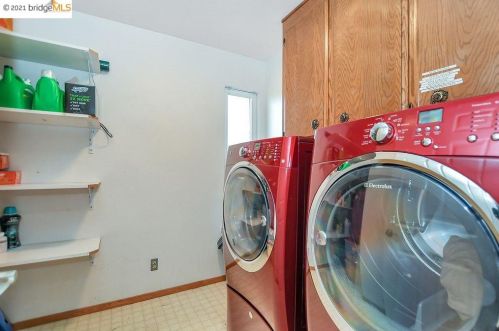 1180 Ridgemont Pl, Concord CA 94521-4831 exterior