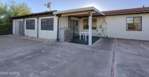 301 Abrego Dr, Green Valley AZ 85614-3634 exterior