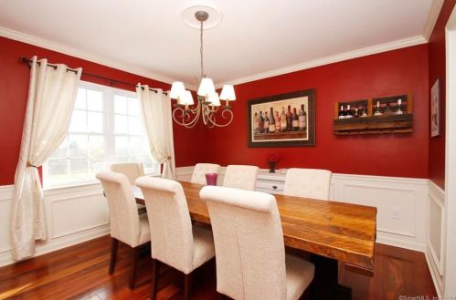 16 Highland Ave, Ellington CT 06029-3796 exterior