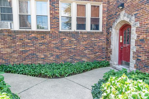 4359 George St, Chicago, IL 60641-5328