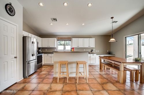 1729 Beautiful Ln, Phoenix AZ 85041-7622 exterior