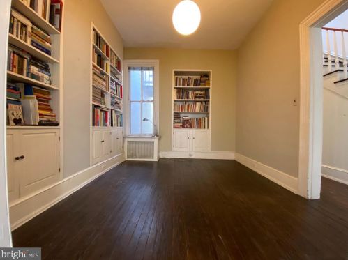 802 A St, Washington DC  20003-1340 exterior