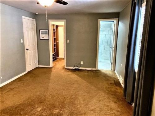 1916 Garrick Dr, Pittsburgh PA 15235-5034 exterior