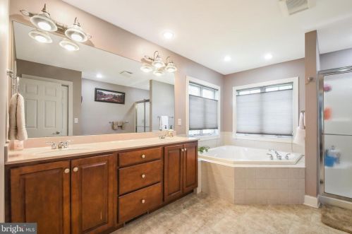 2471 Raleigh Rd, Hummelstown PA 17036-7078 exterior