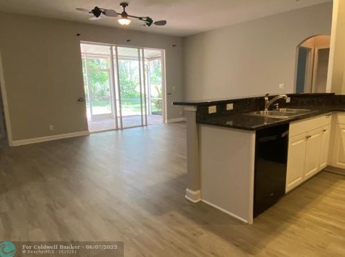 2341 Gillette Ave, Fort Pierce FL  34952-7433 exterior