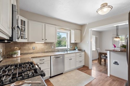 600 Parkview Dr, Pittsburgh PA  15243-2008 exterior