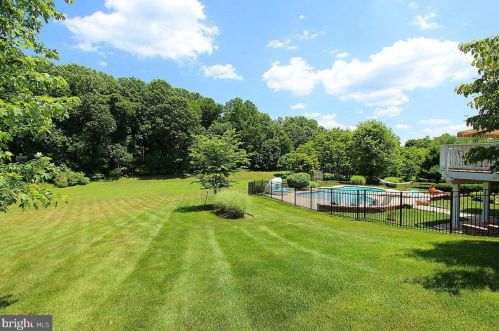 17531 Applewood Pl, Rockville MD 20855-1559 exterior