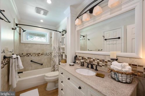 1803 Cool Spg Dr, Alexandria VA 22308-1630 exterior