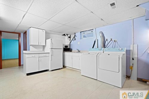 265 James Pl, Iselin NJ 08830-1226 exterior