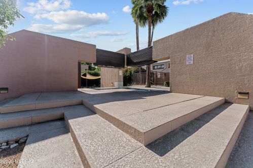 7612 Callisto Cir, Tucson AZ 85715-4290 exterior
