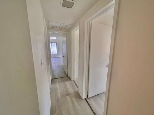 527 Broxburn Ave, Tampa FL  33617-7823 exterior